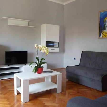 Apartments Noris プーラ エクステリア 写真